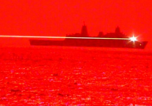 Видео: ВМС США уничтожили беспилотник в полете с помощью лазера